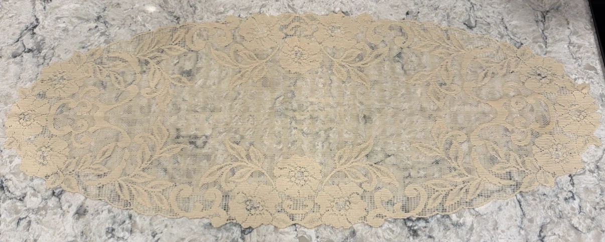 Vintage Caramel Brown Oval Filet Lace Dresser Scarf/Table Runner