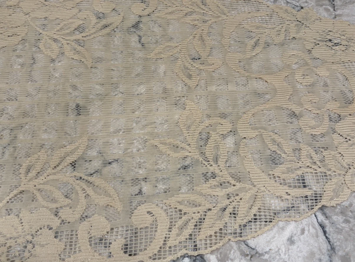 Vintage Caramel Brown Oval Filet Lace Dresser Scarf/Table Runner - photo 2