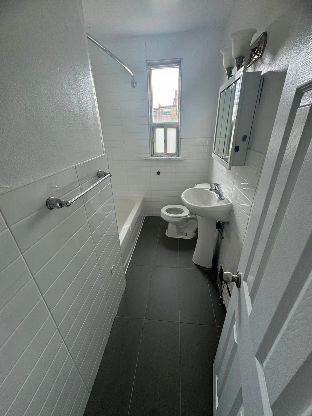 Private room & sharing for rent - photo 4