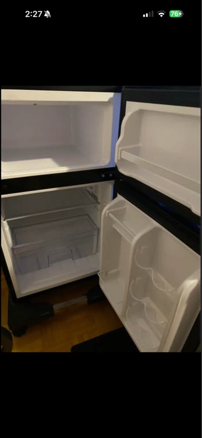 Freezer/Refrigerator  Mini Fridge - photo 3