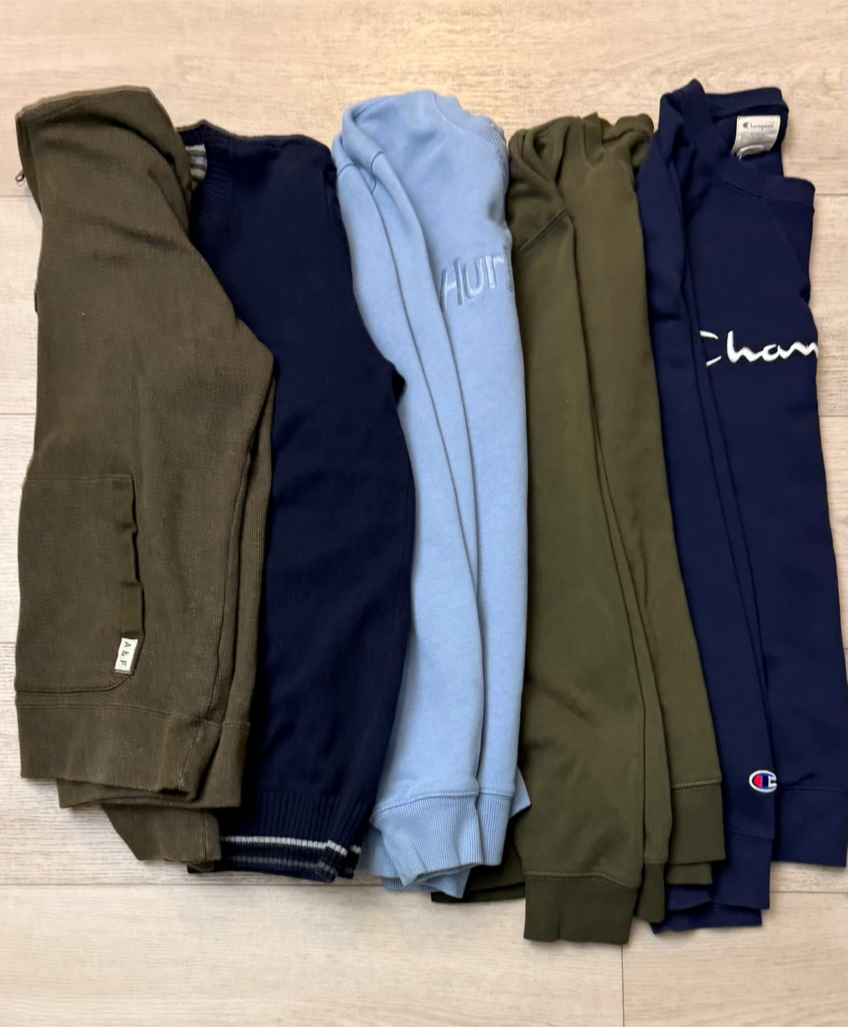 Bundle of 5 men’s Sweaters size M