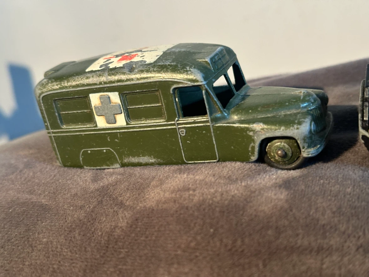 Dinky toys daimler matchbox k112 Ambulance - photo 4