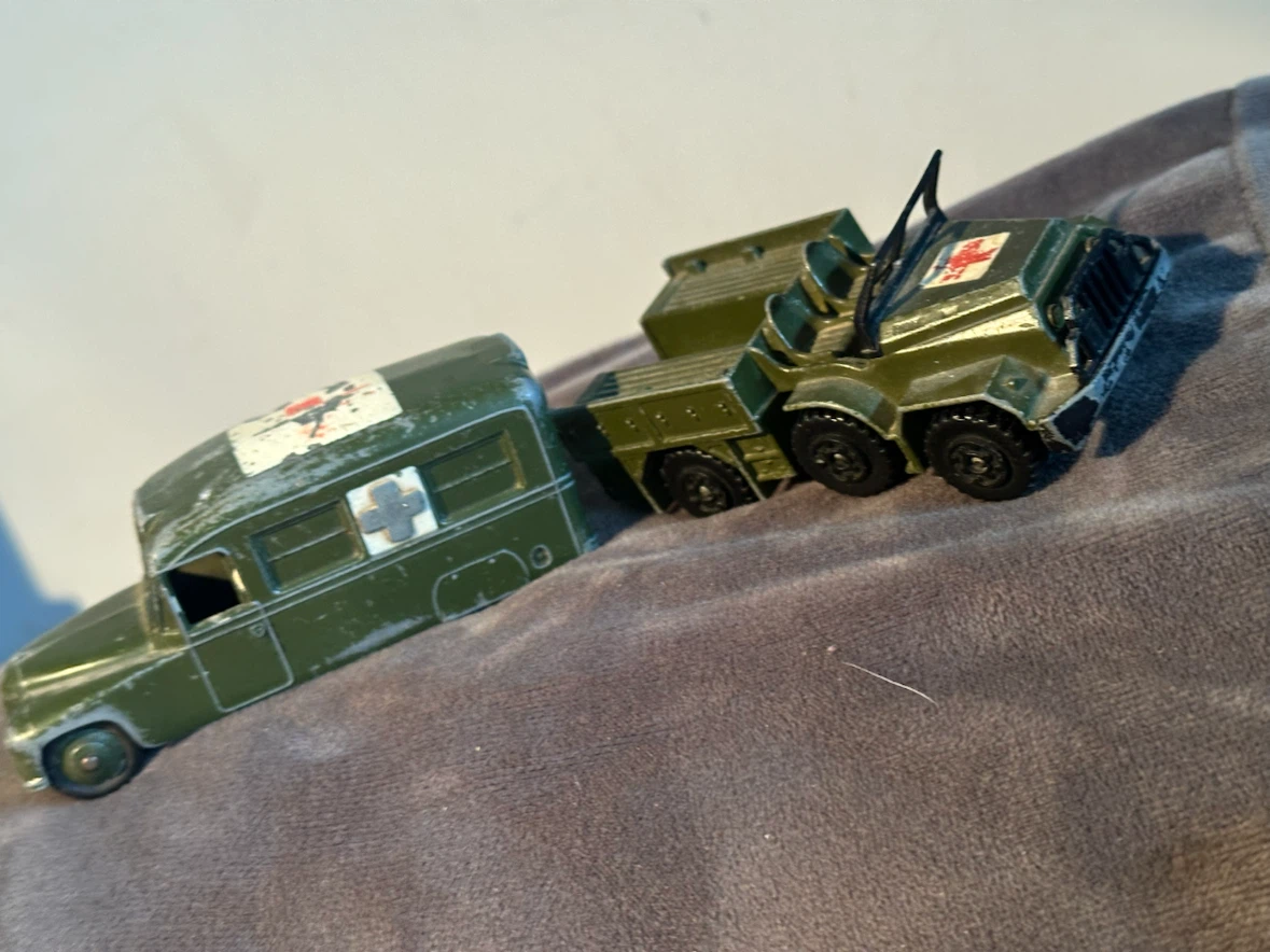 Dinky toys daimler matchbox k112 Ambulance - photo 5