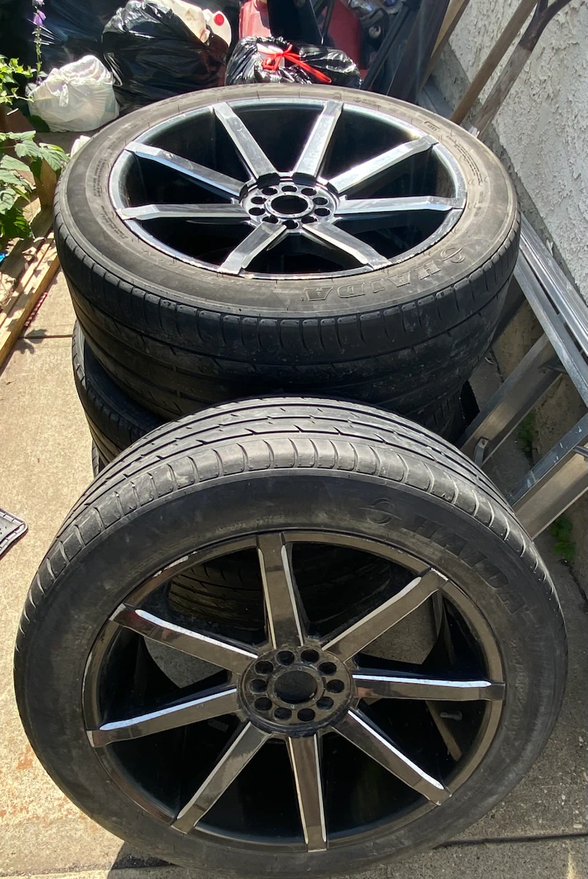 22" Black & Machined Wheels w/ 285/45R22 Haida Tires- Set of 4 - photo 2