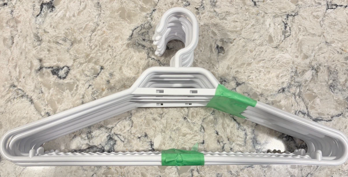 Pack of 13 White Plastic Clothes Hangers
