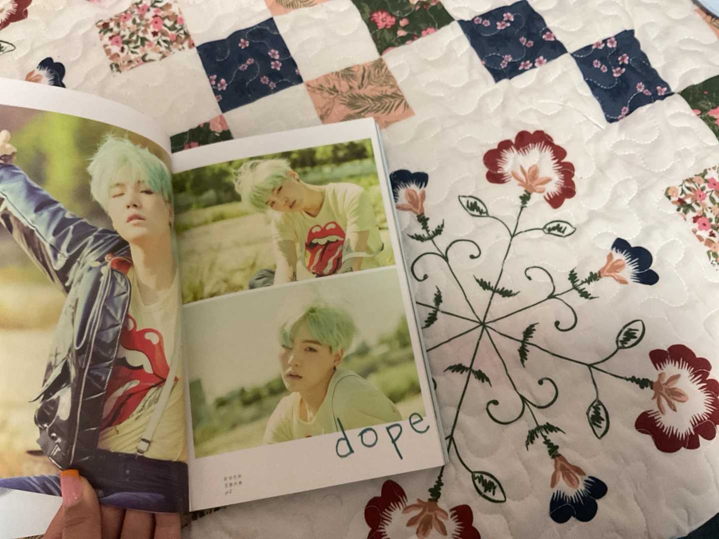 Im giving a bts album for $20 because i am in need for money - photo 4