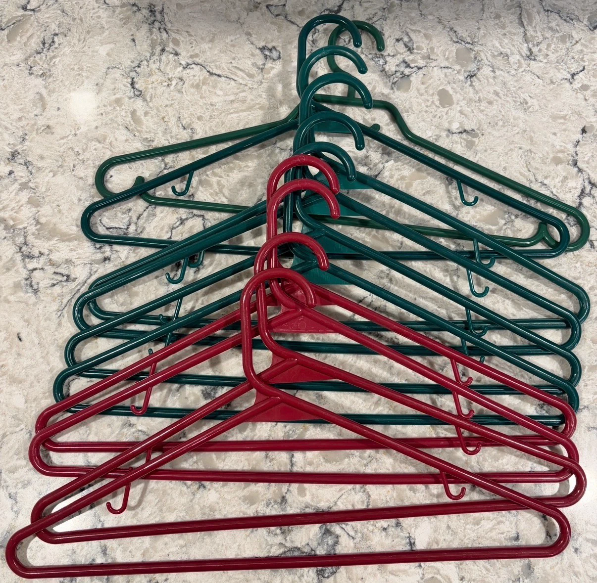 10 Plastic Clothes Hangers - Red & Green