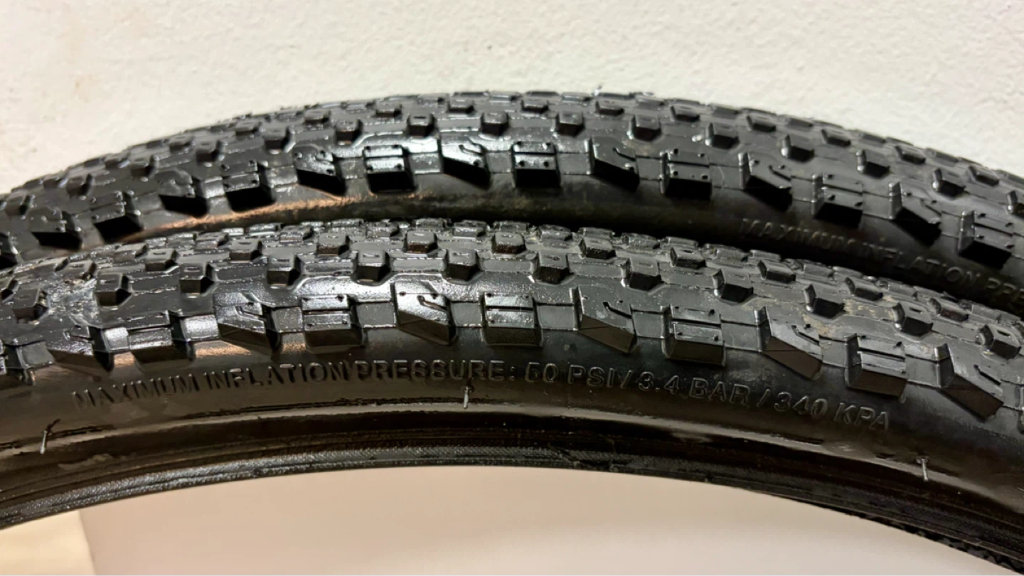 Bontrager XR3 Comp 29 x 2.20 Tires (Pair) - photo 3