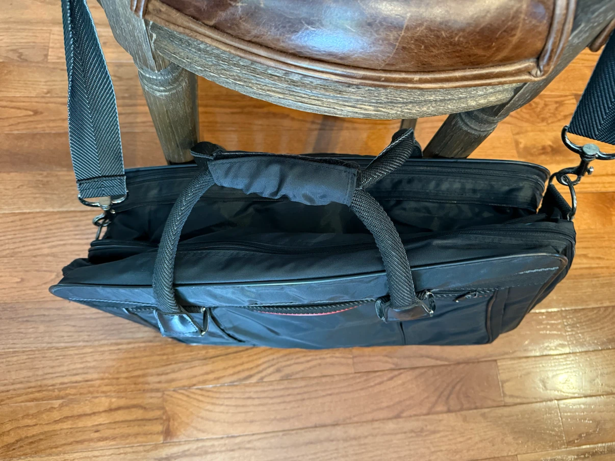 Vintage Expandable Stradellina Travel Bag (Perfect Condition) - photo 2