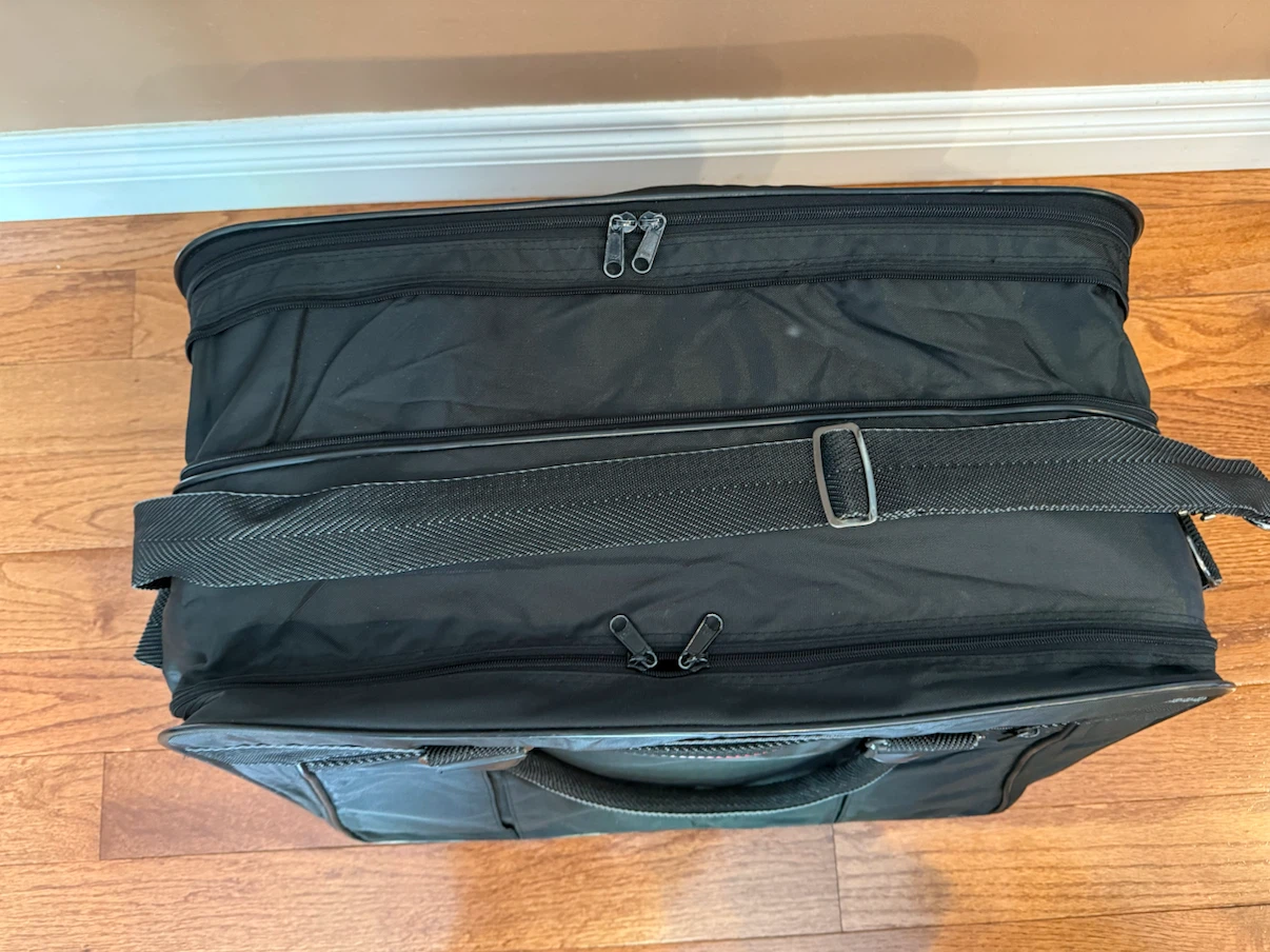 Vintage Expandable Stradellina Travel Bag (Perfect Condition) - photo 5
