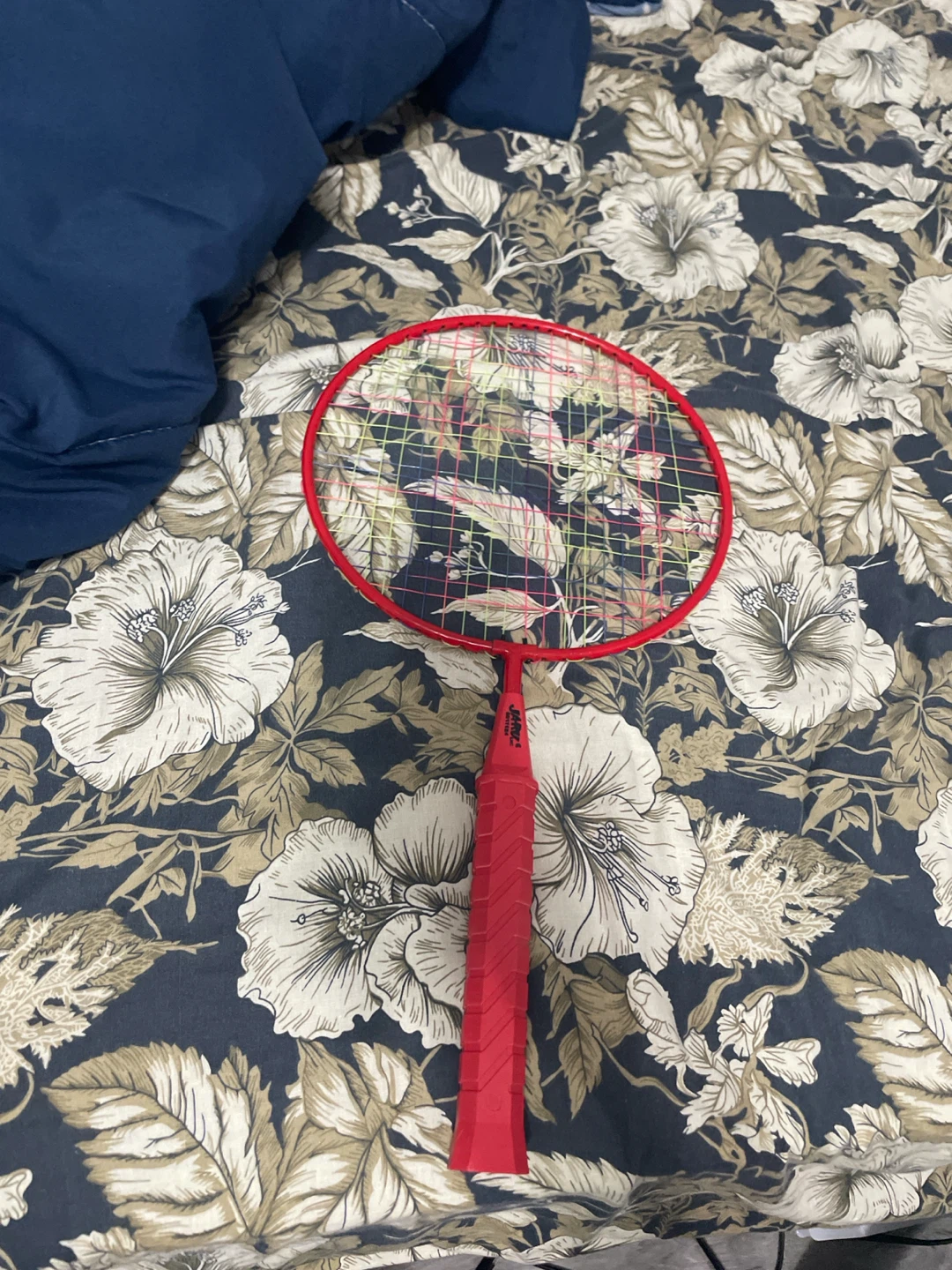 Red Badminton Racquet - photo 3