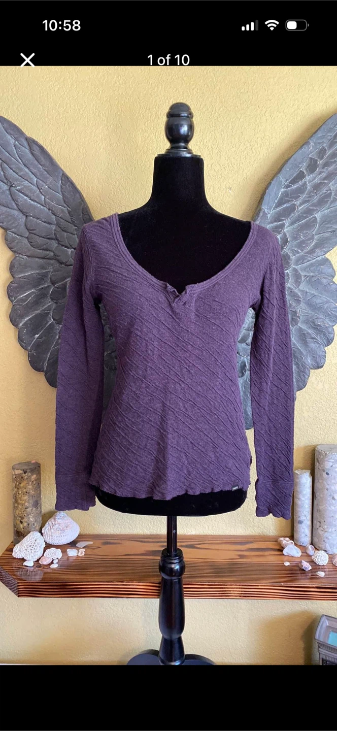 Aritzia TNA Purple V-neck Sweater/Long sleeve Shirt