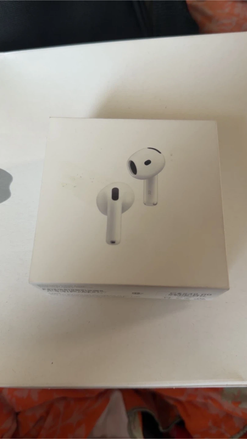 Apple AirPods  (4thgeneration)