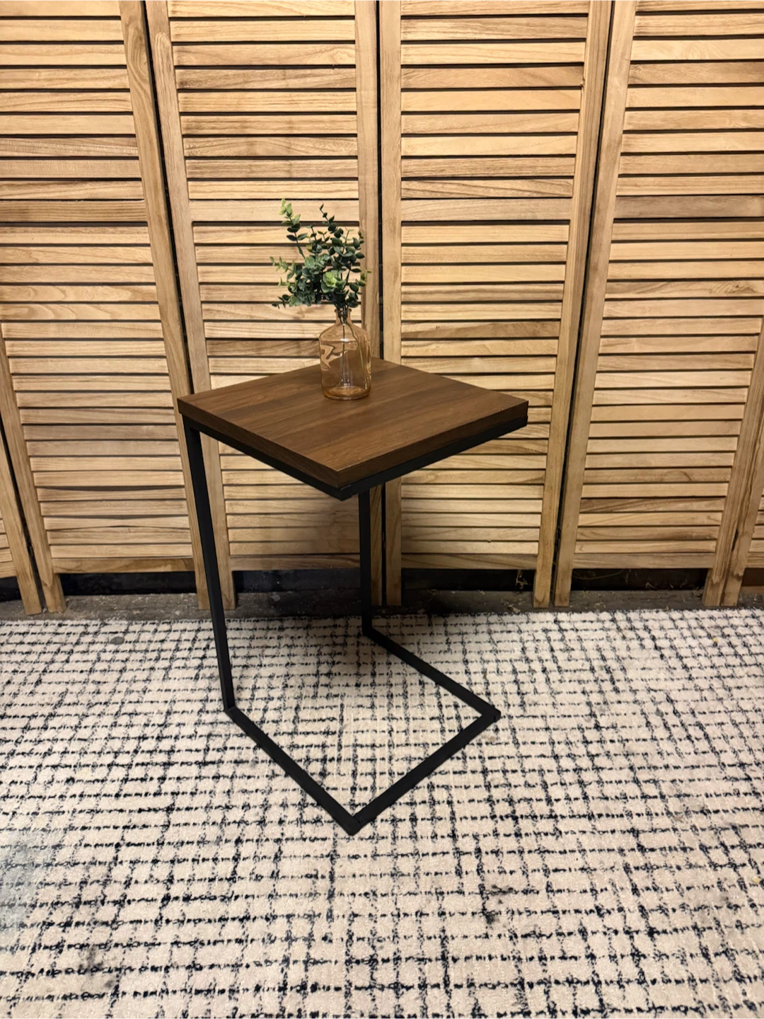 C-Shaped Side Table - photo 2