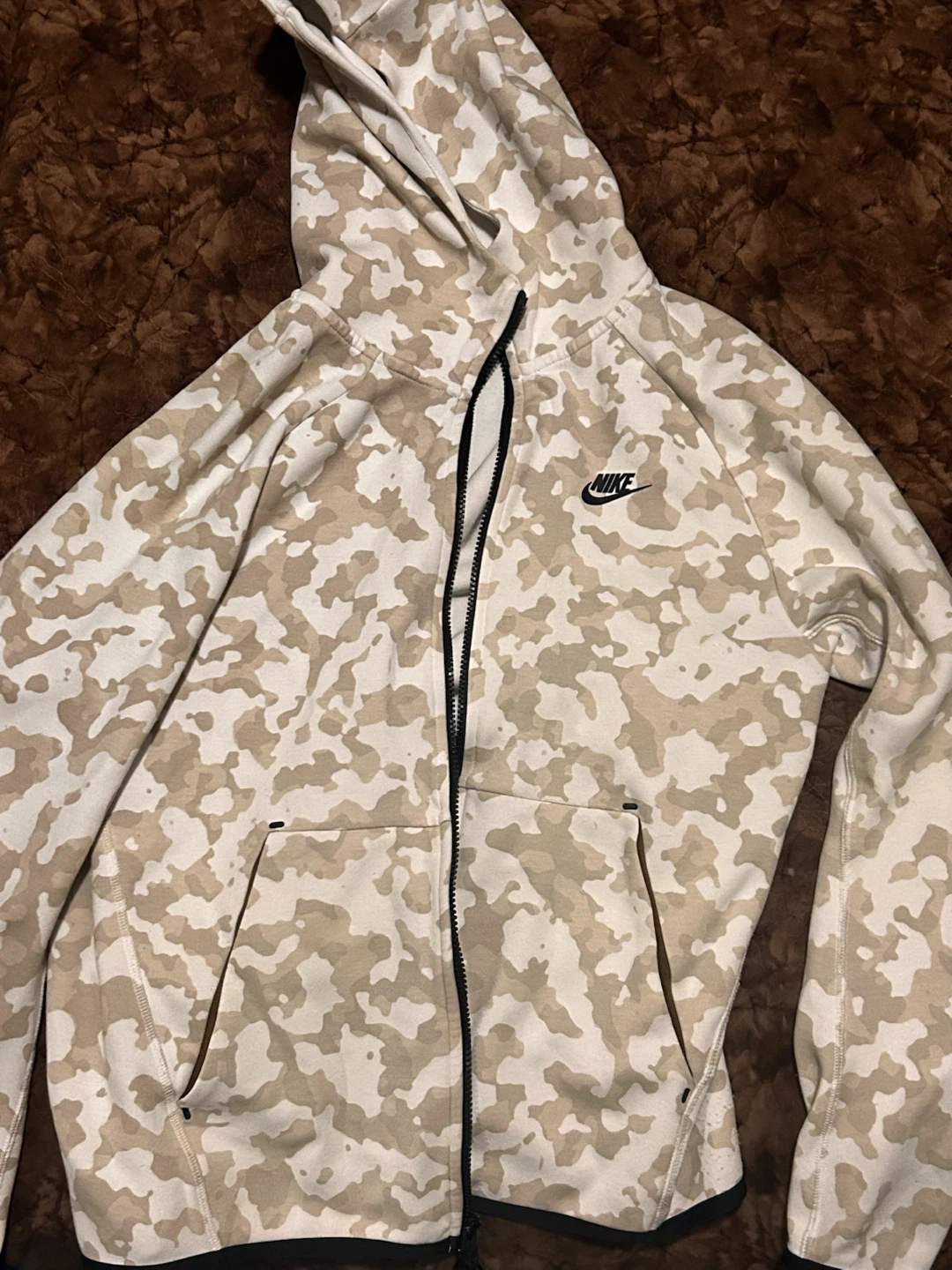 Nike Camo Tech Fleece Hoodie & Joggers Set - photo 2