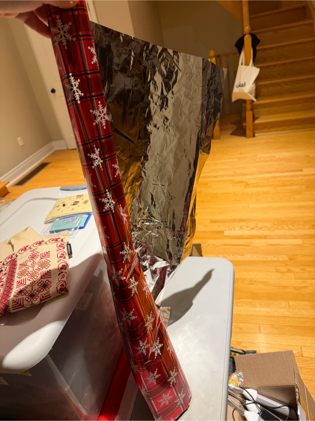 A roll of gift wrapping paper - photo 2
