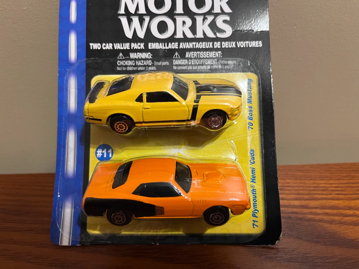 MAISTO DIECAST VEHICLE SETS (1:64 Scale) - photo 4