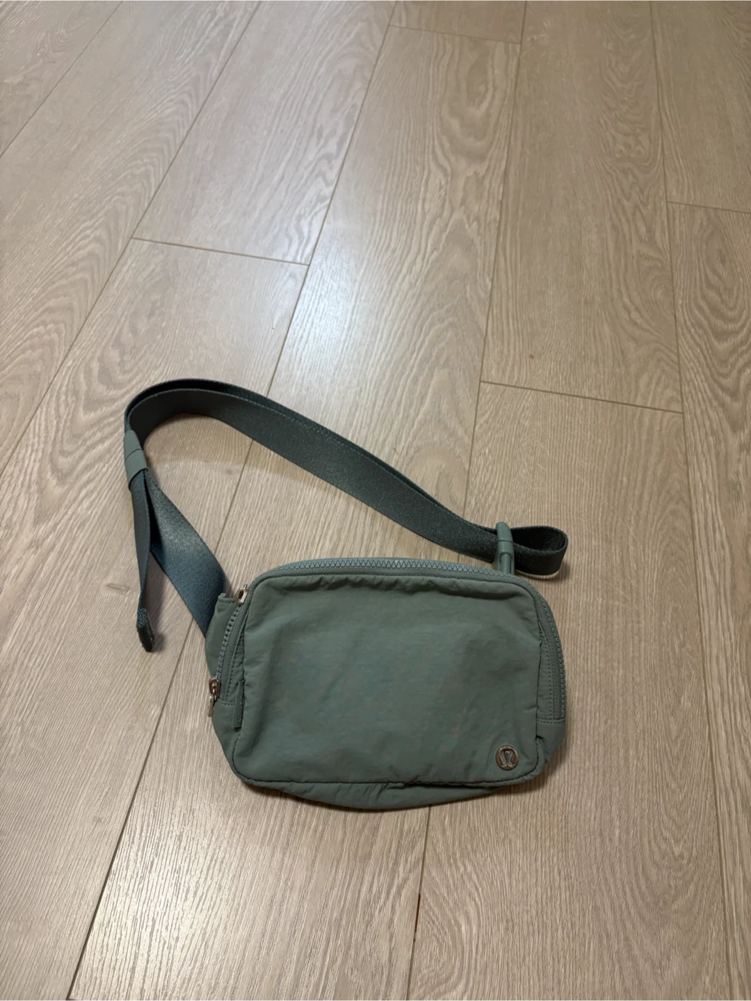 Lululemon Everywhere Belt Bag - Green long strap