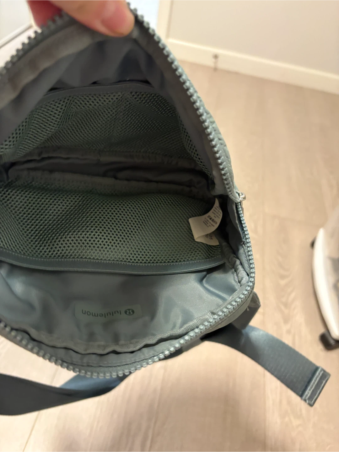 Lululemon Everywhere Belt Bag - Green long strap - photo 3