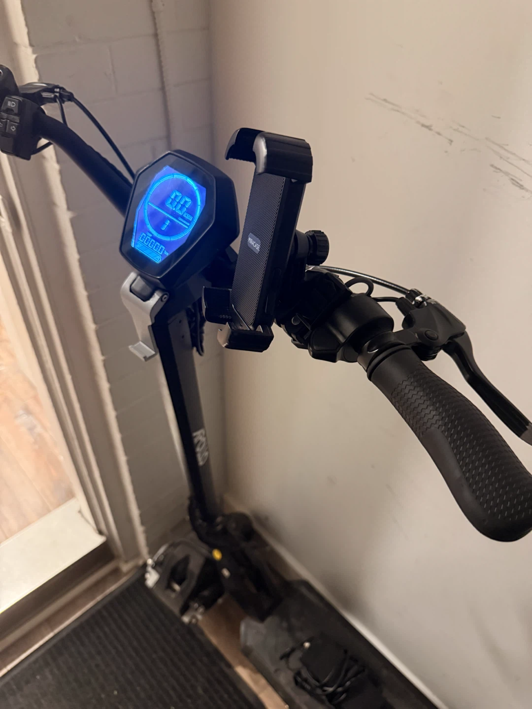 Apollo Phantom Electric Scooter - photo 2