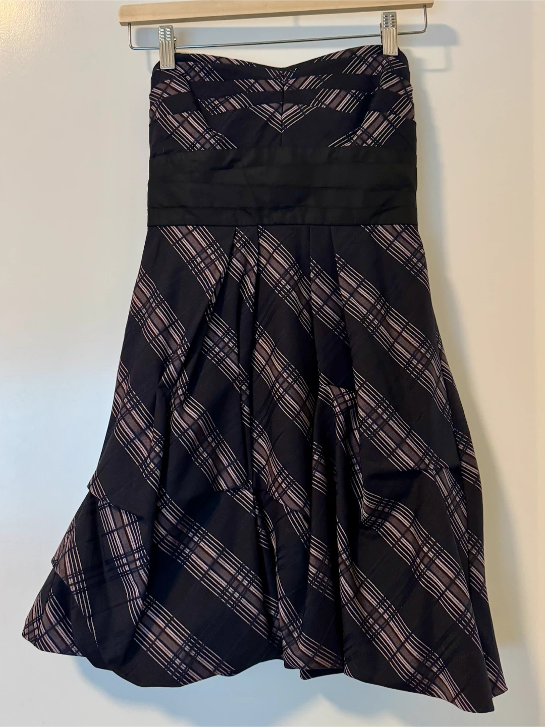 BCBGMAXAZRIA Black & Blush Strapless Bubble Dress size 0