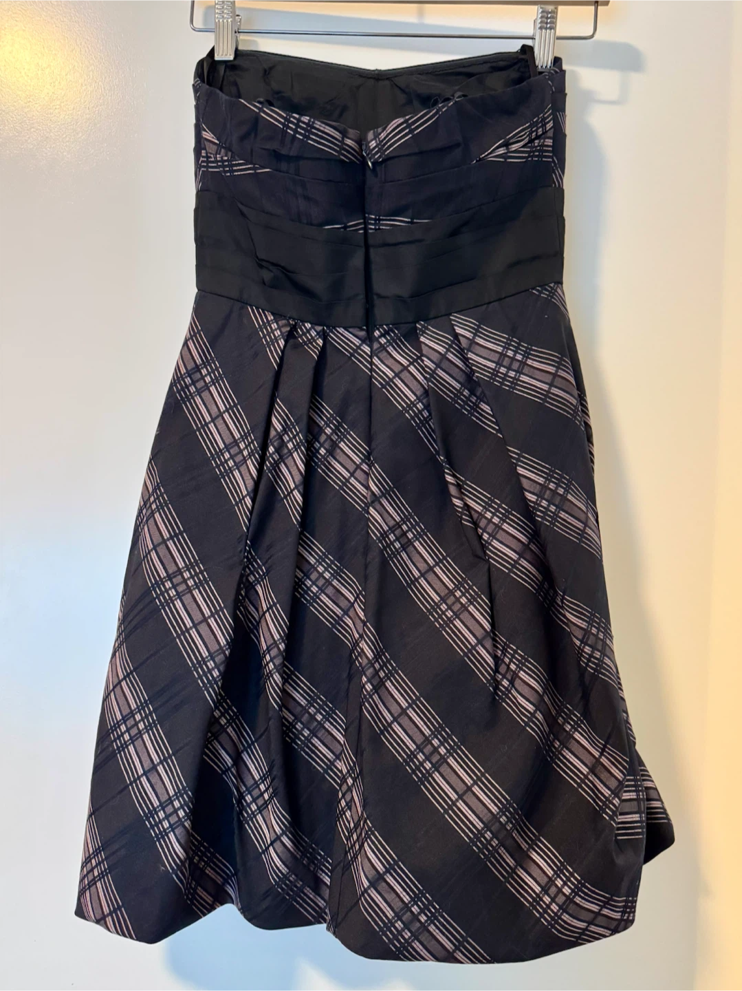 BCBGMAXAZRIA Black & Blush Strapless Bubble Dress size 0 - photo 2