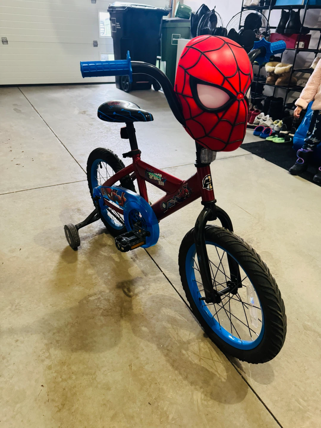 Kids Spider-Man Training Bike with Helmet - 5-7 yr old - photo 2
