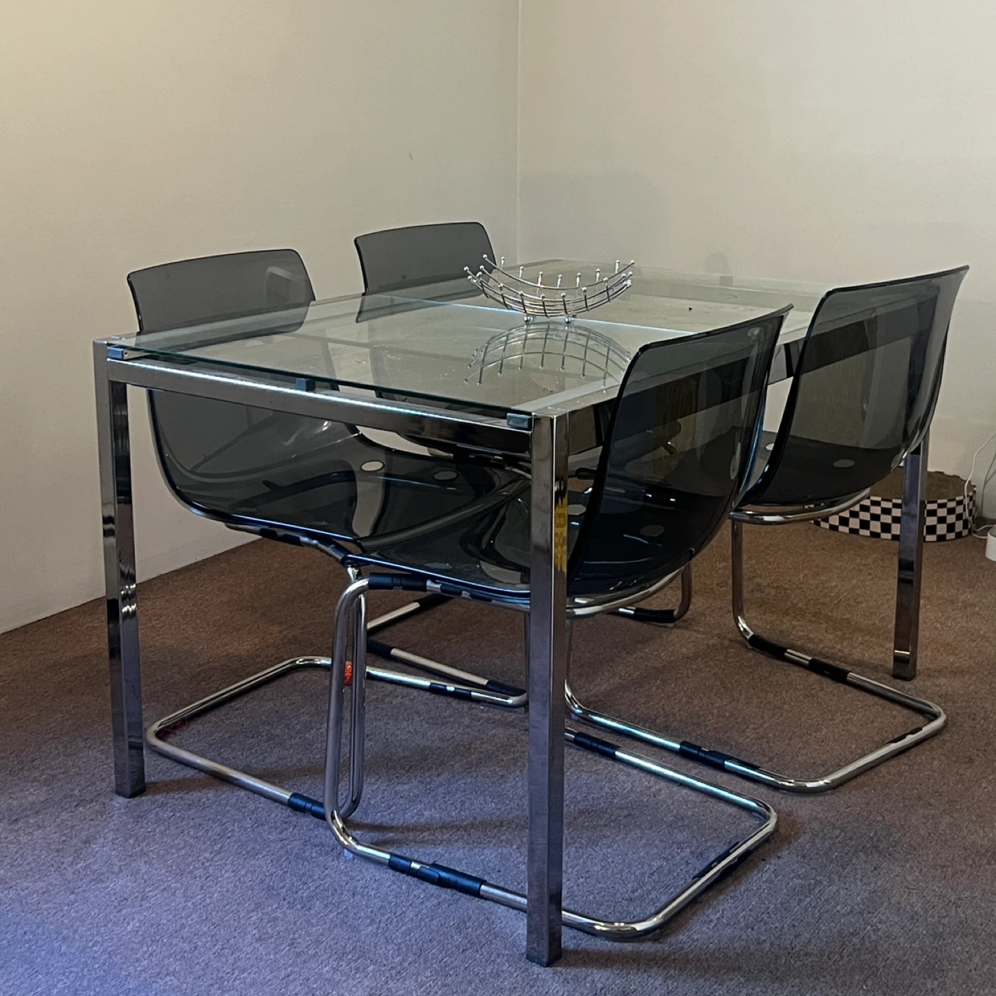 extendable glass dining table with 4 chairs