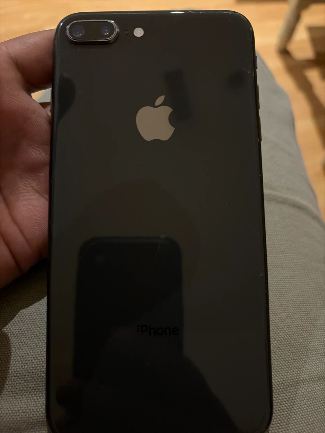 iPhone 8 Plus - photo 2