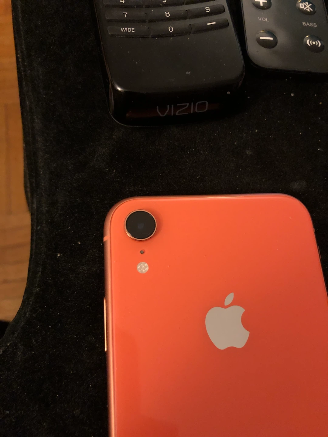 Apple iPhone XR - Coral - photo 4