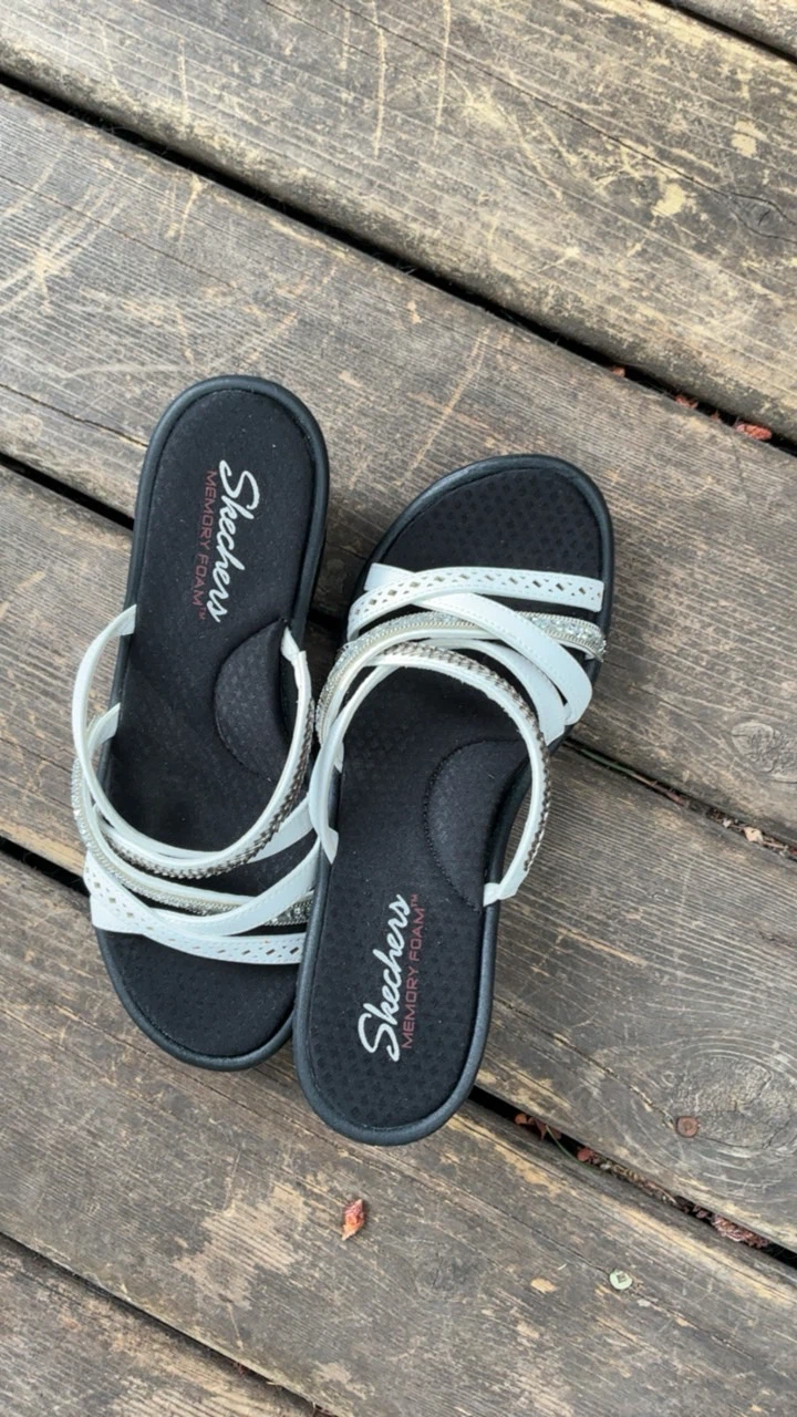 Skechers Memory Foam White & Silver Sandals