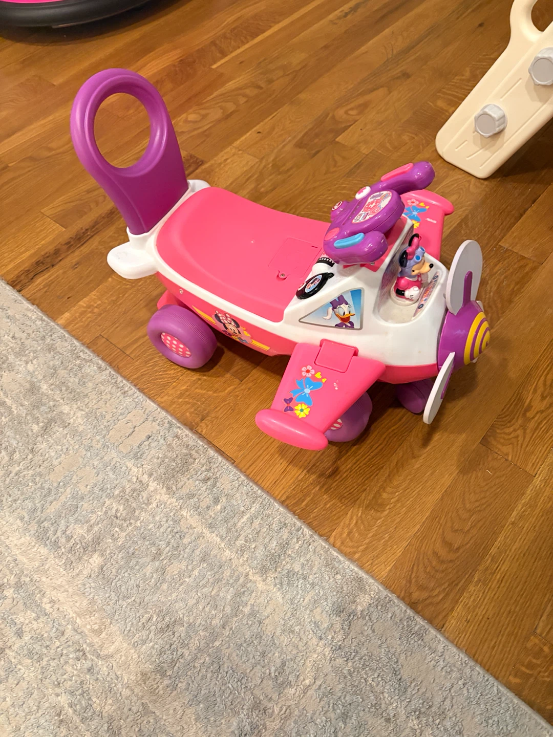 Minnie Mouse Ride-On Airplane - photo 2