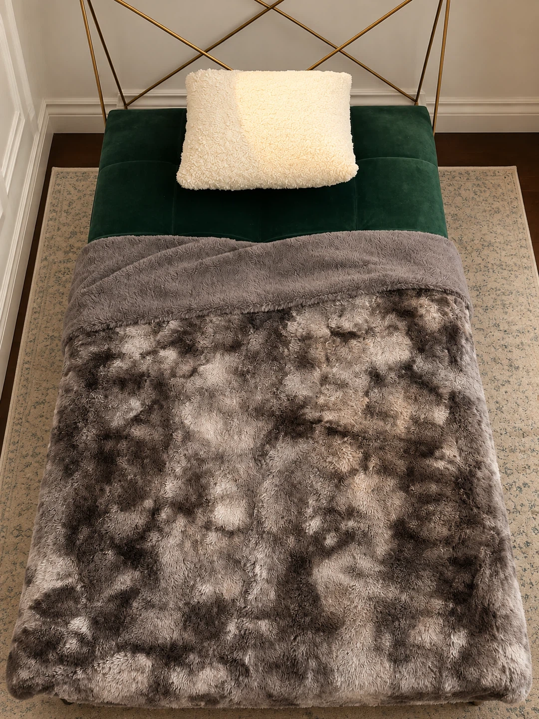 Green Velvet Tufted Futon Sofa Bed - photo 2