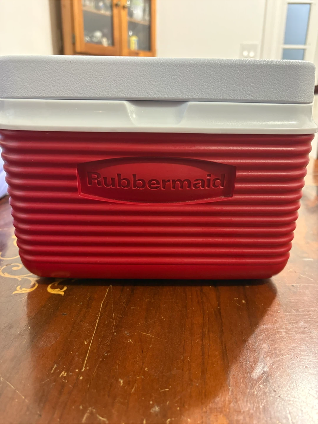 Rubbermaid Red & White Small Cooler