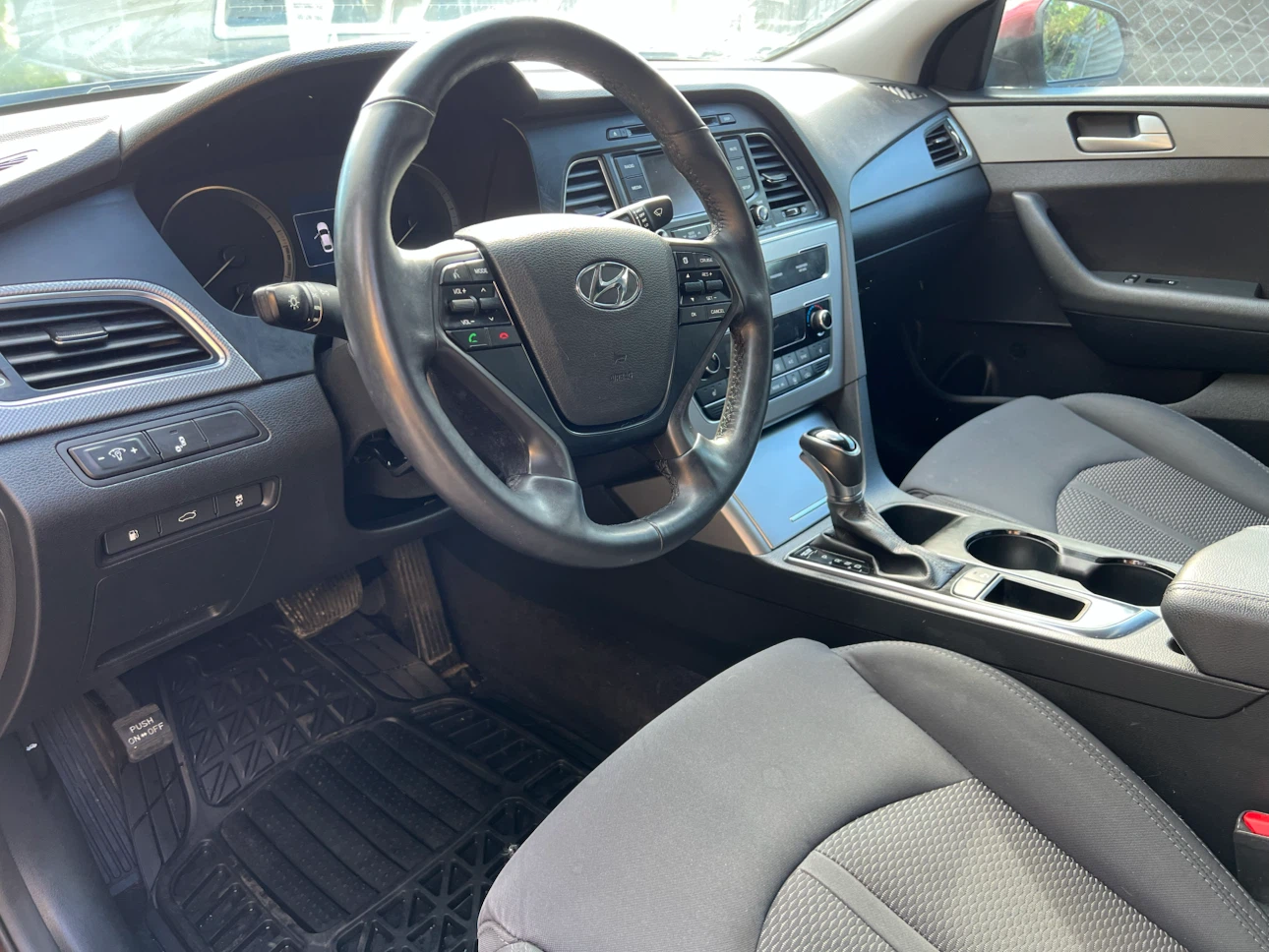 Hyundai Sonata Sedan - burgundy - photo 4