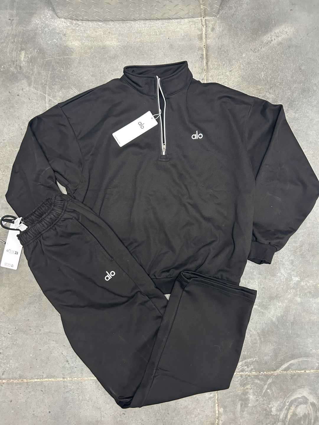 Alo Yoga Black Zip Sweatshirt & Jogger Set