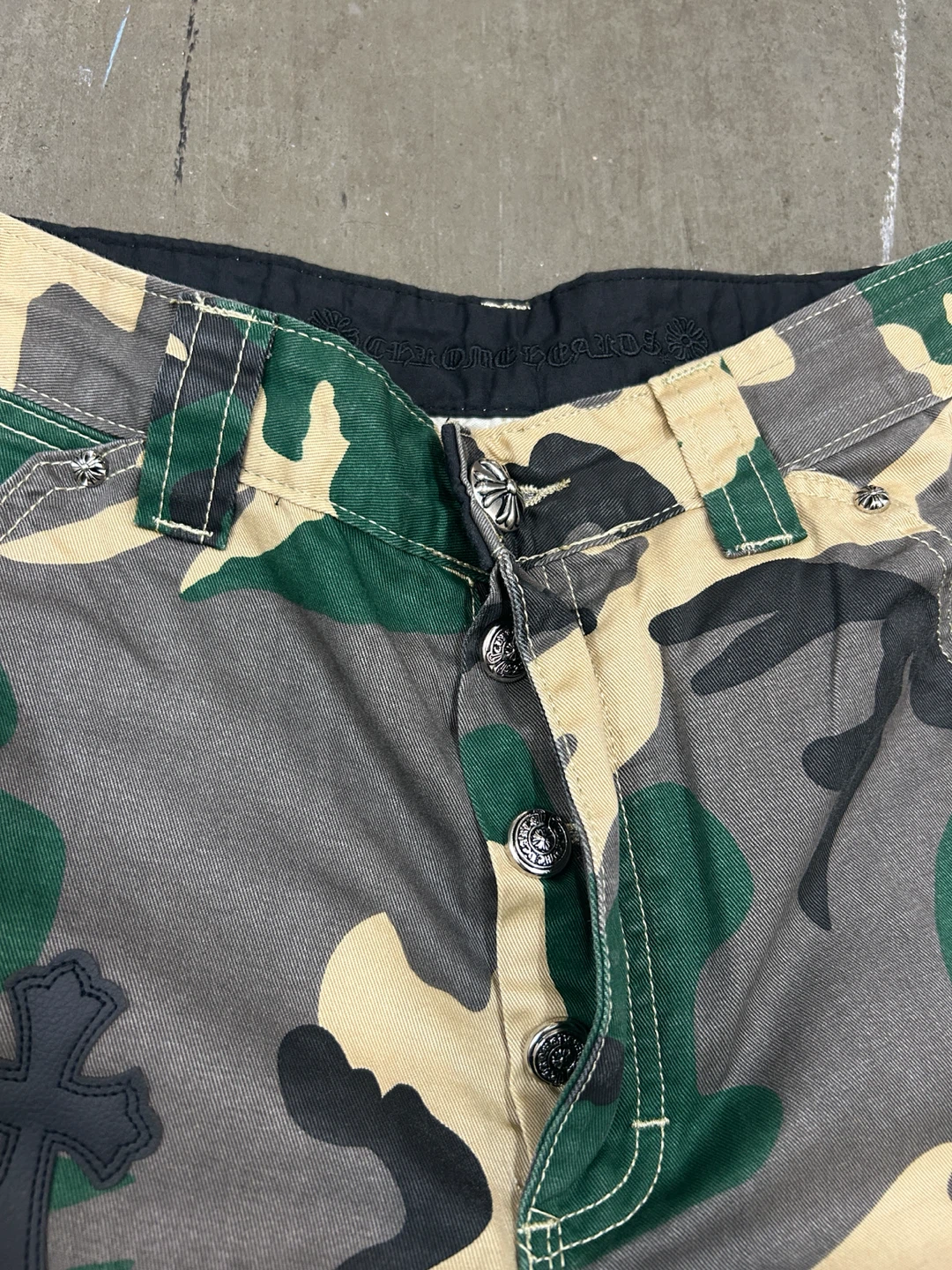 Chrome Hearts Camo Shorts - photo 3