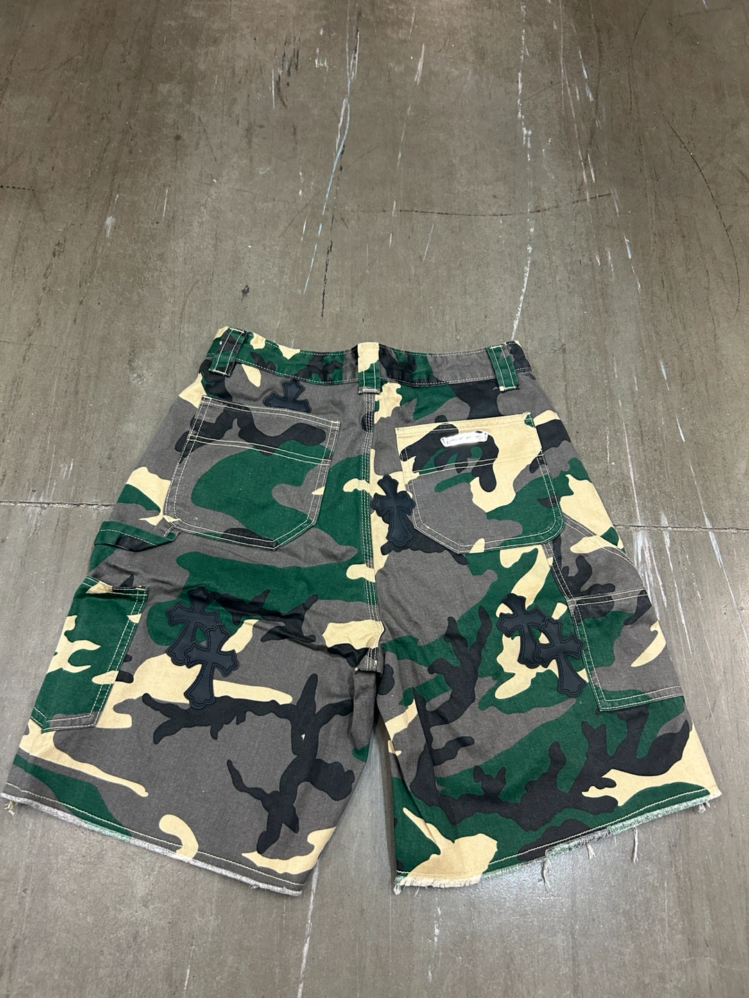 Chrome Hearts Camo Shorts - photo 4