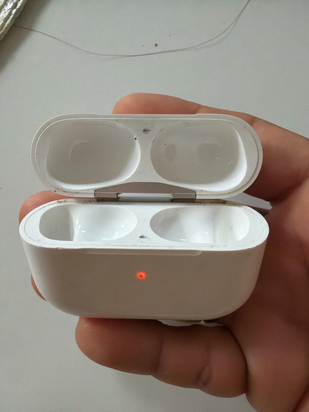 Apple AirPods Pro Charging Case (A2031)