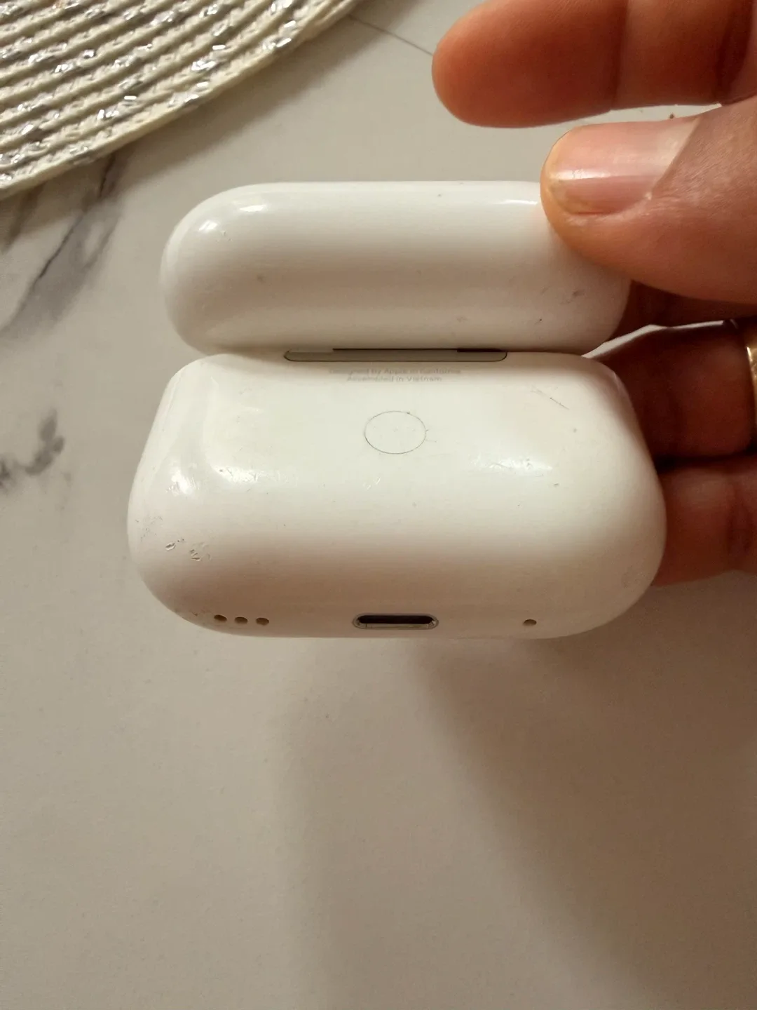 Apple AirPods Pro Charging Case (A2031) - photo 2