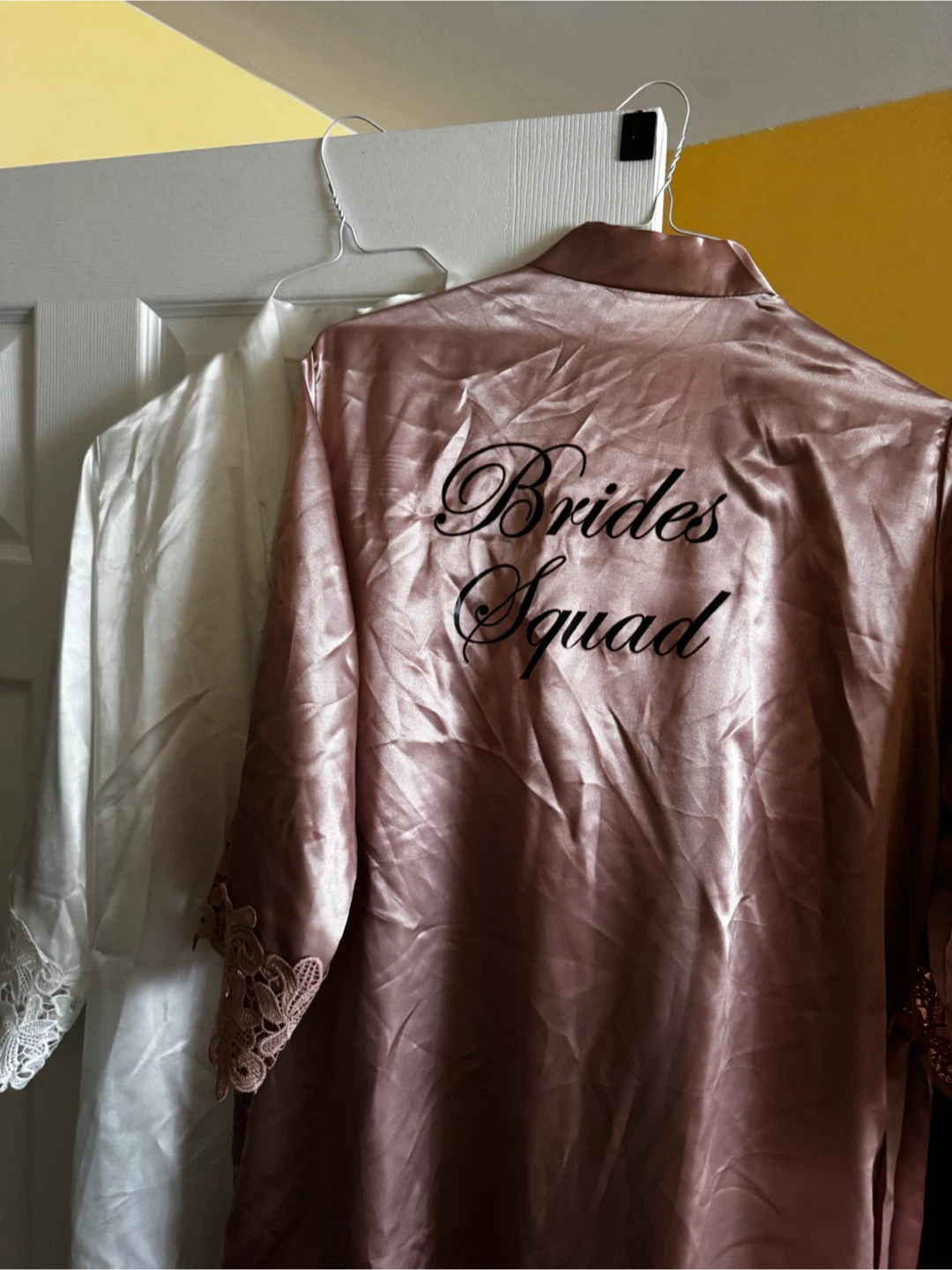 Bride and Bride's made Satin Robe with Lace Trim - photo 4