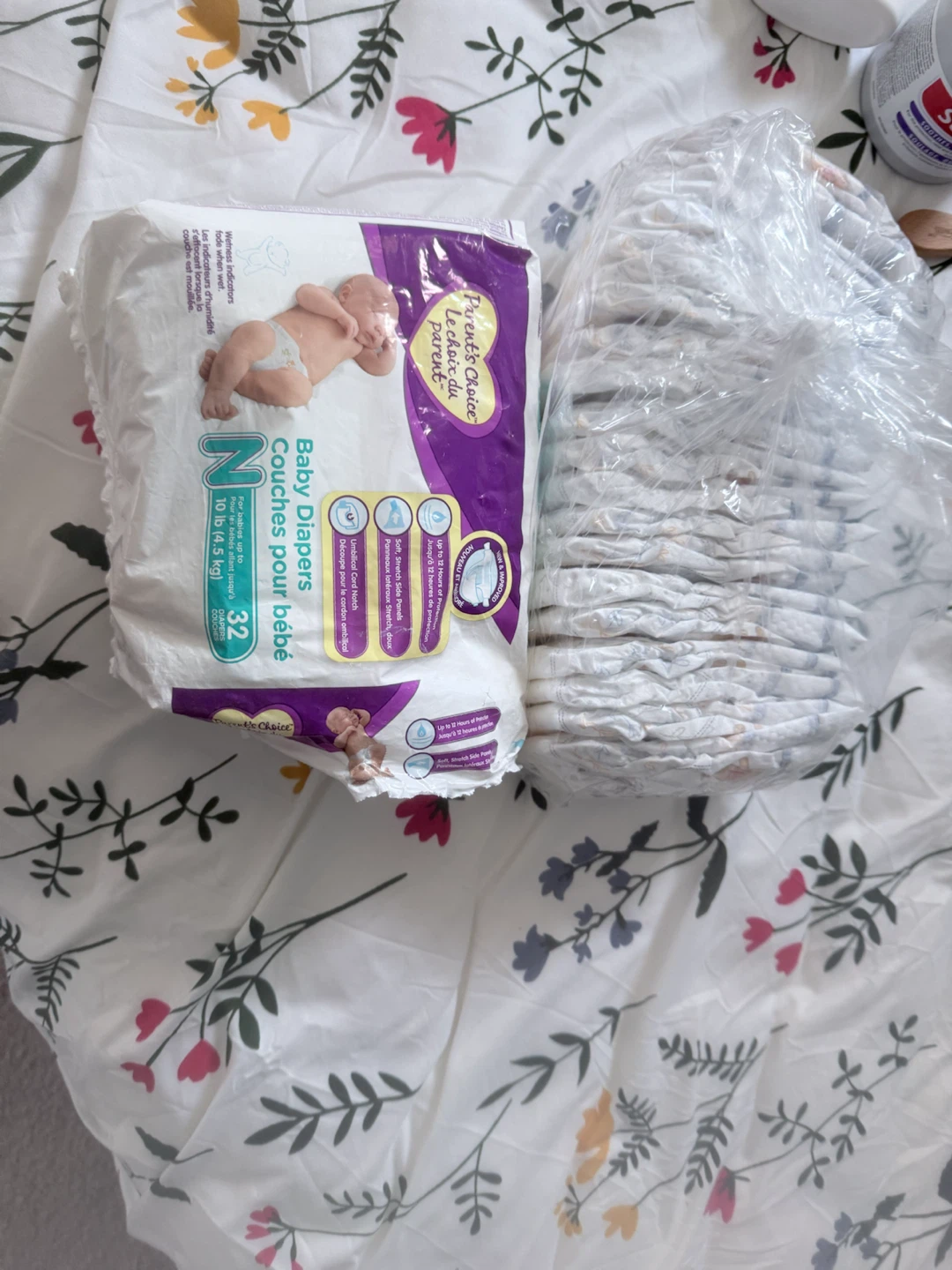Royale Premium Baby Diapers Size 1 (96 count) - photo 2