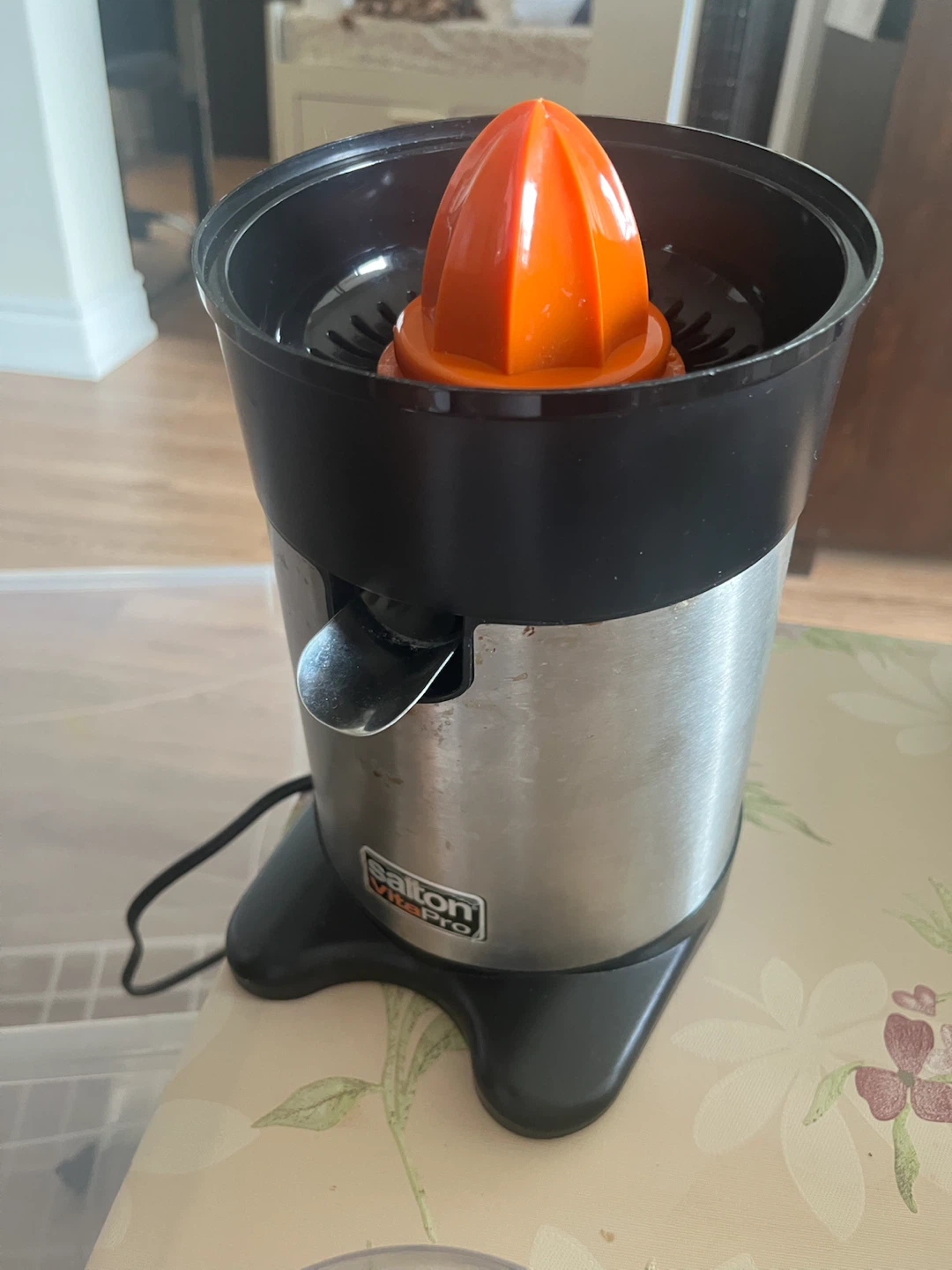 Salton VitaPro Citrus Juicer
