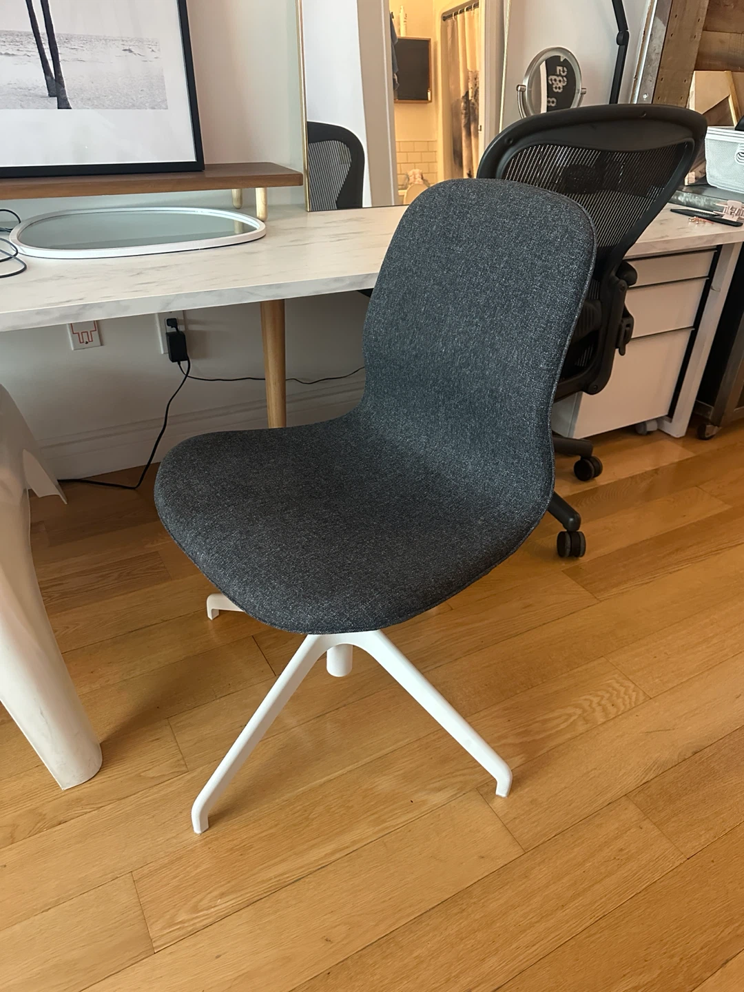 NEW MODERN IKEA OFFICE DESK TASK CHAIR ADJUSTABLE