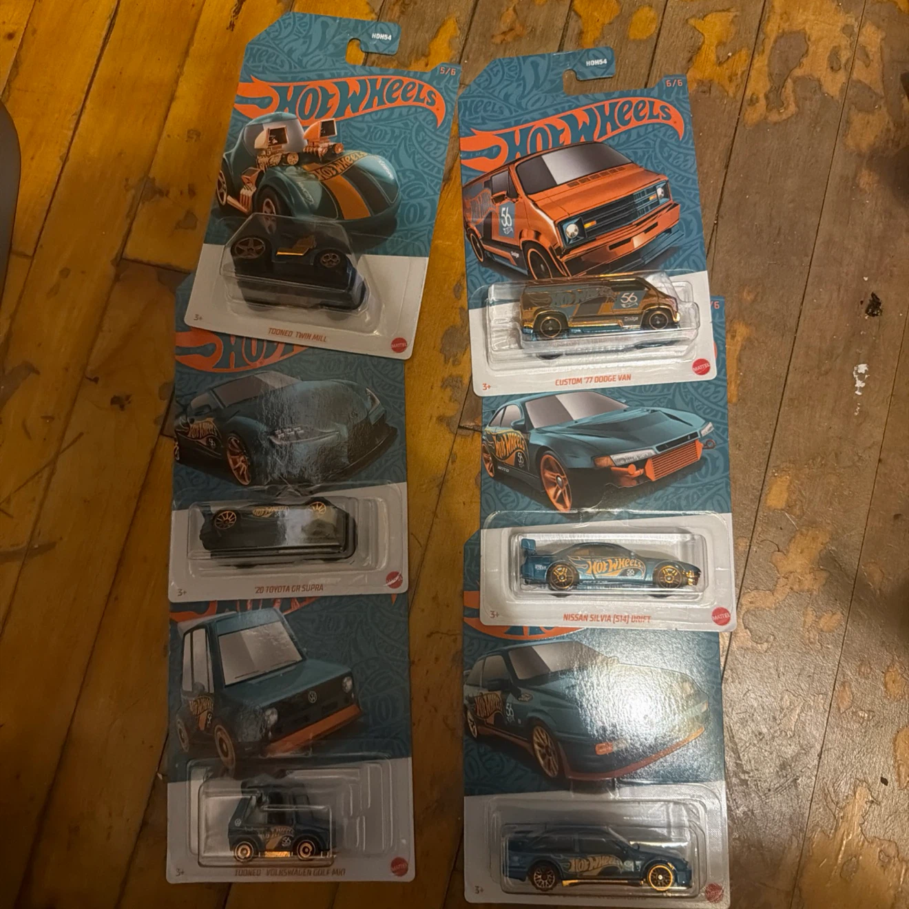 Hot Wheels Die-Cast Cars Lot (6 Cars) - photo 4