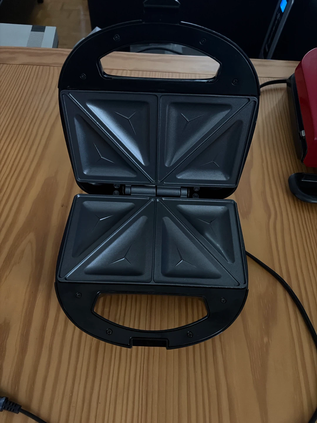 Toastmaster 2 Slice Sandwich Maker - photo 2