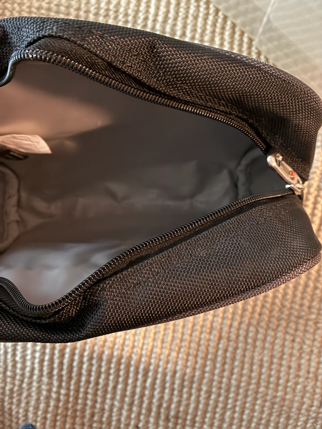 Swiss Gear Toiletry Bag - photo 2