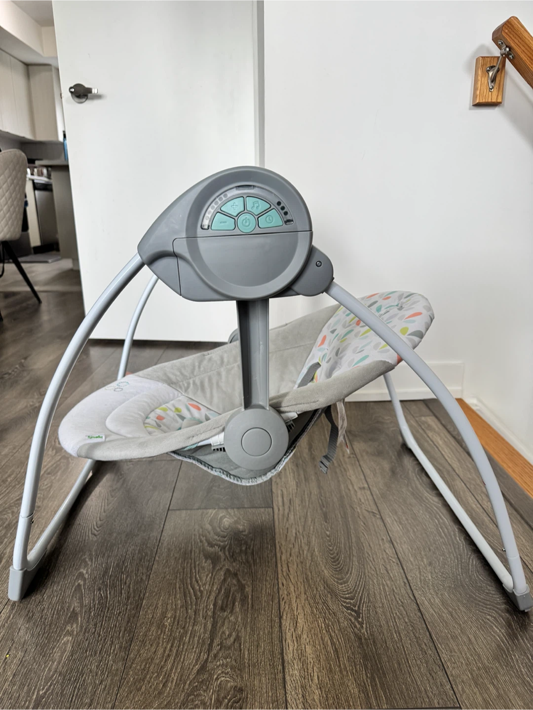 Portable Baby swing with box - photo 2