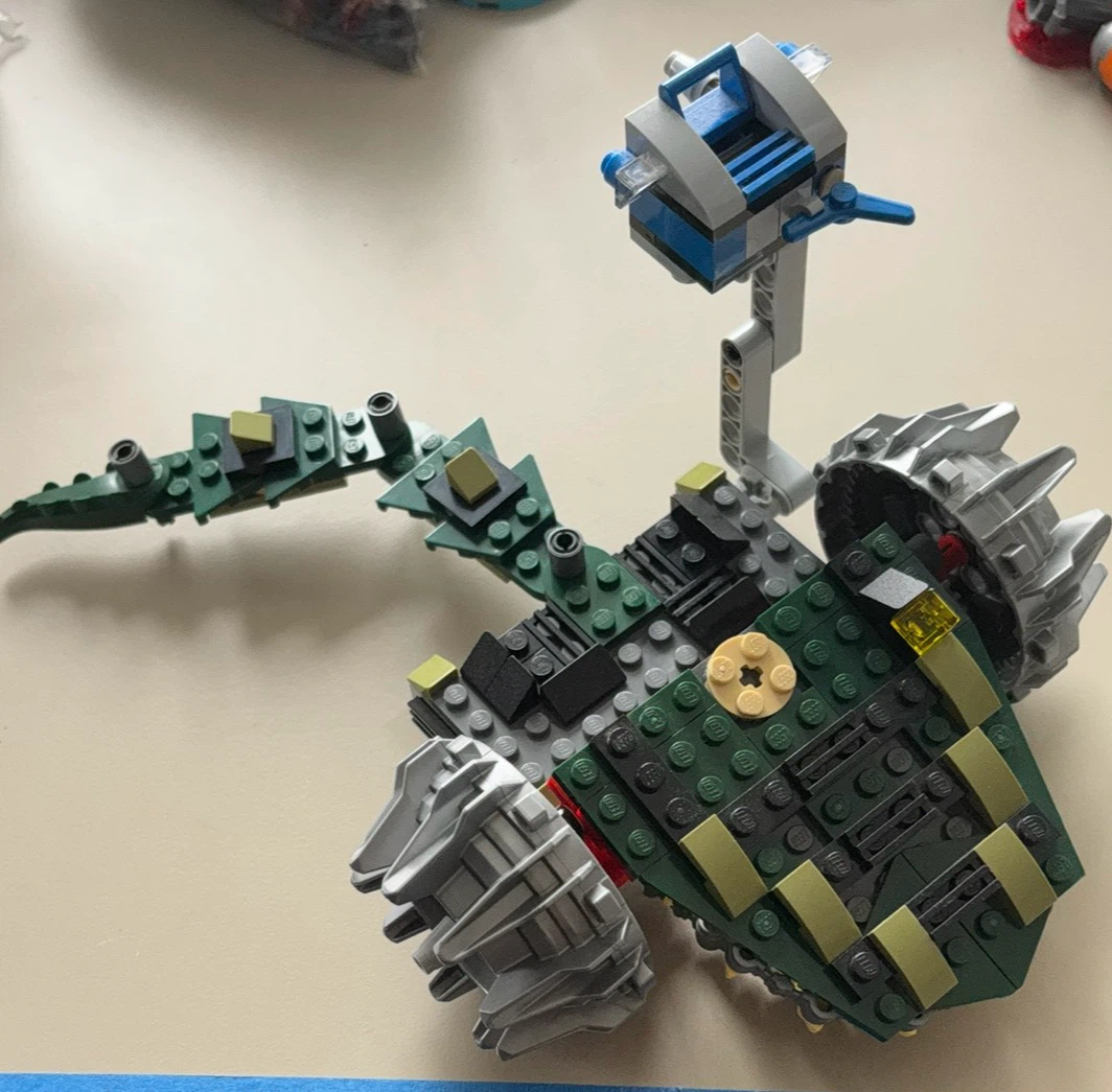 LEGO - Killer Croc 76025 - chariot/vehicle ONLY - 90% complete
