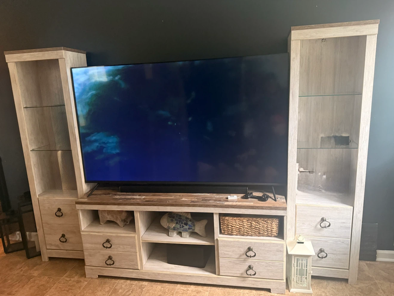 ASHLEY WILLOWTON 3PCE WALL UNIT